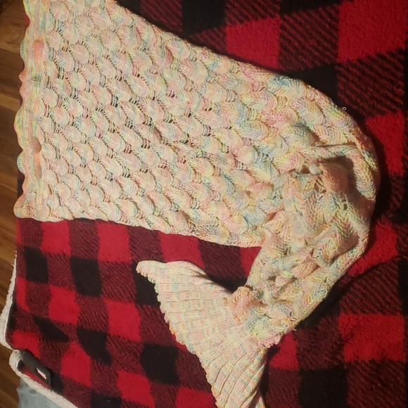 Crochet Mermaid Blanket - Picture 1 of 3